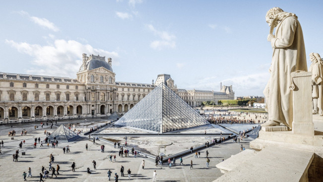 Museum Louvre Tutup Setelah Perampokan Paling Berani di Siang Bolong